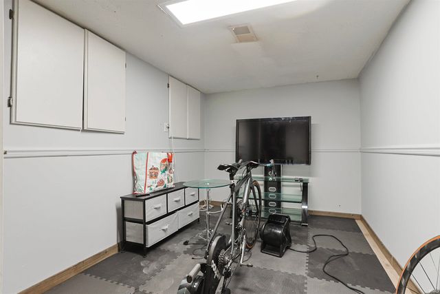 915 S Dale Avenue, Mishawaka, IN 46544