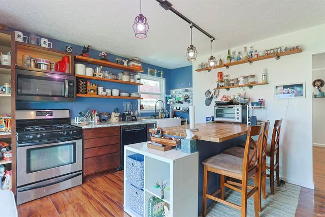 915 S Dale Avenue, Mishawaka, IN 46544