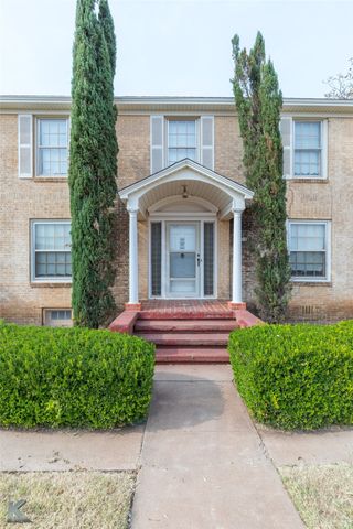 341 N 3rd Avenue, Munday, TX 76371