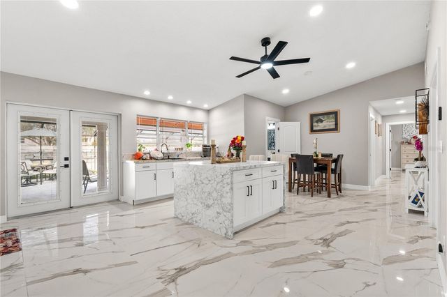 5721 CARROLLWOOD MEADOWS DRIVE, Tampa, FL 33625