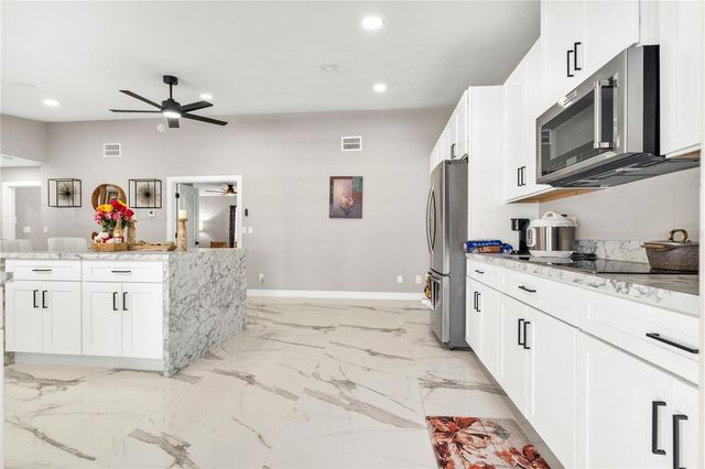 5721 CARROLLWOOD MEADOWS DRIVE, Tampa, FL 33625