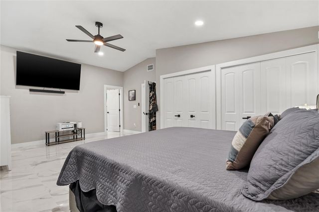 5721 CARROLLWOOD MEADOWS DRIVE, Tampa, FL 33625