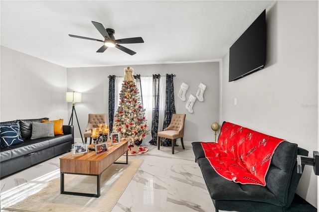 5721 CARROLLWOOD MEADOWS DRIVE, Tampa, FL 33625