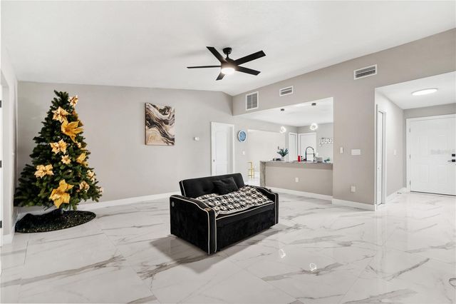 5721 CARROLLWOOD MEADOWS DRIVE, Tampa, FL 33625