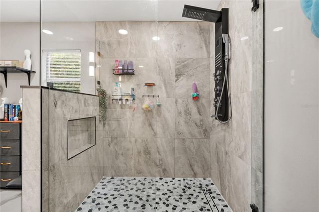 5721 CARROLLWOOD MEADOWS DRIVE, Tampa, FL 33625