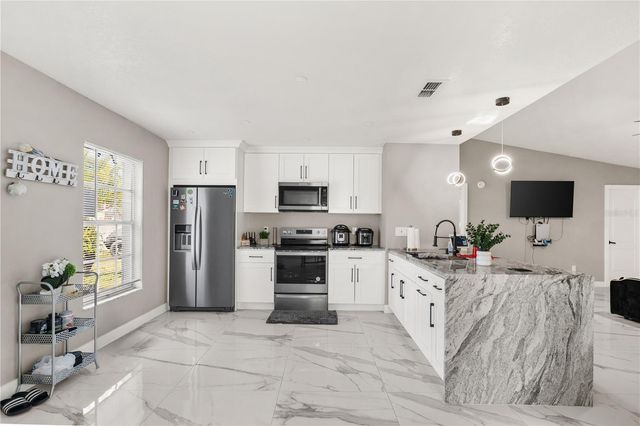 5721 CARROLLWOOD MEADOWS DRIVE, Tampa, FL 33625