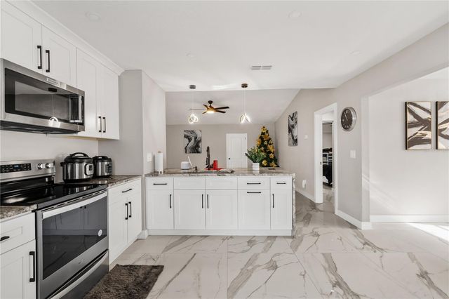 5721 CARROLLWOOD MEADOWS DRIVE, Tampa, FL 33625