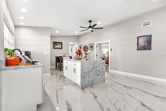 5721 CARROLLWOOD MEADOWS DRIVE, Tampa, FL 33625