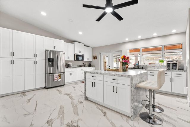 5721 CARROLLWOOD MEADOWS DRIVE, Tampa, FL 33625