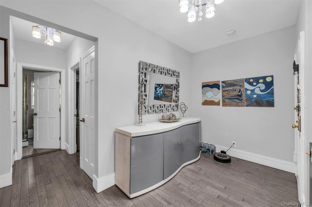 261 Central Avenue D1, Lawrence, NY 11559