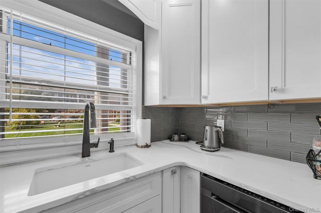 261 Central Avenue D1, Lawrence, NY 11559