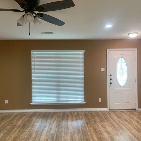 214 Braz, Bonham, TX 75418