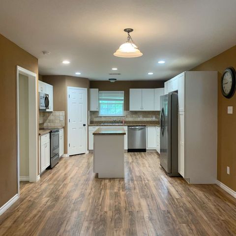 214 Braz, Bonham, TX 75418
