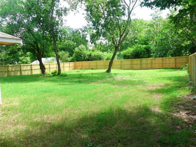 214 Braz, Bonham, TX 75418