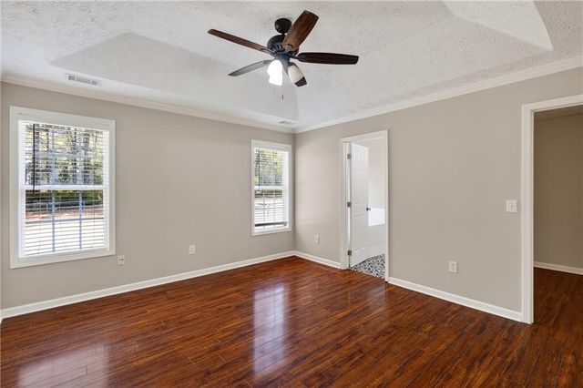 716 Manor Ridge Drive, Loganville, GA 30052