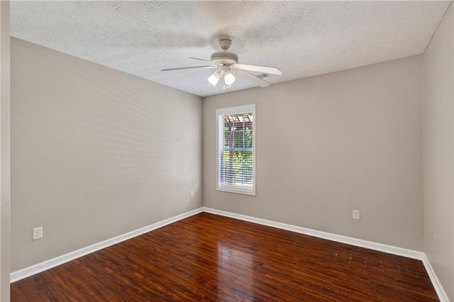 716 Manor Ridge Drive, Loganville, GA 30052