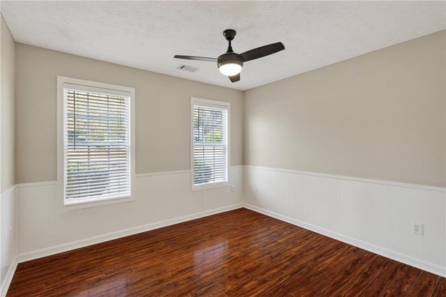 716 Manor Ridge Drive, Loganville, GA 30052