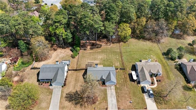 716 Manor Ridge Drive, Loganville, GA 30052