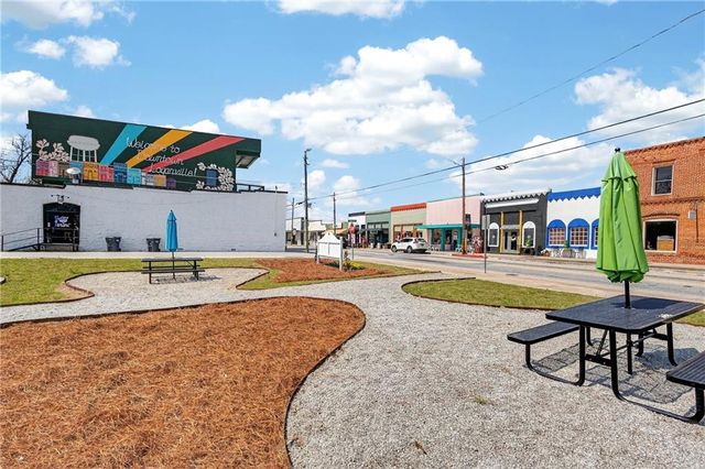 716 Manor Ridge Drive, Loganville, GA 30052