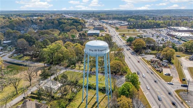 716 Manor Ridge Drive, Loganville, GA 30052