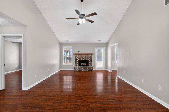 716 Manor Ridge Drive, Loganville, GA 30052