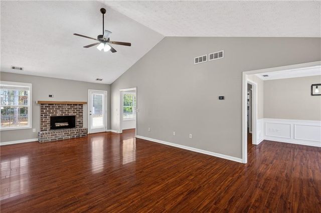 716 Manor Ridge Drive, Loganville, GA 30052