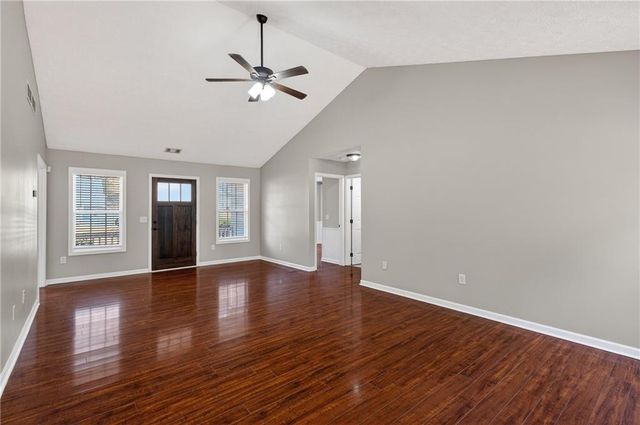 716 Manor Ridge Drive, Loganville, GA 30052