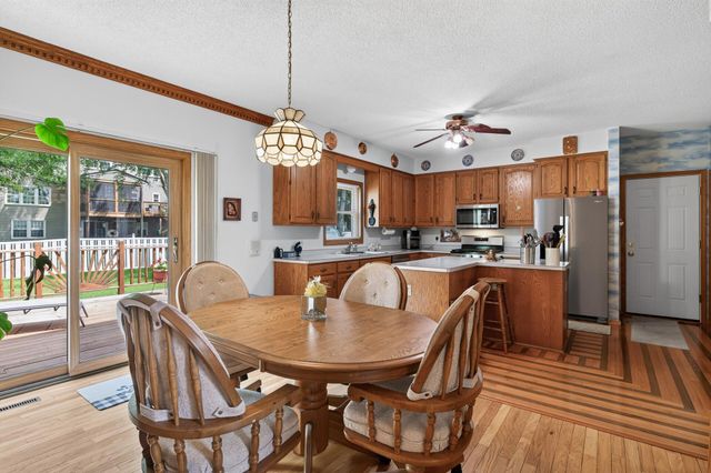 2230 Woodbridge Way, Woodbury, MN 55125