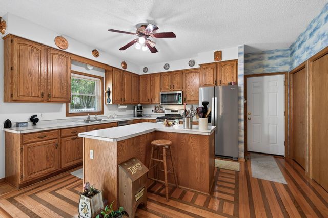 2230 Woodbridge Way, Woodbury, MN 55125