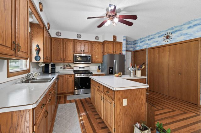 2230 Woodbridge Way, Woodbury, MN 55125