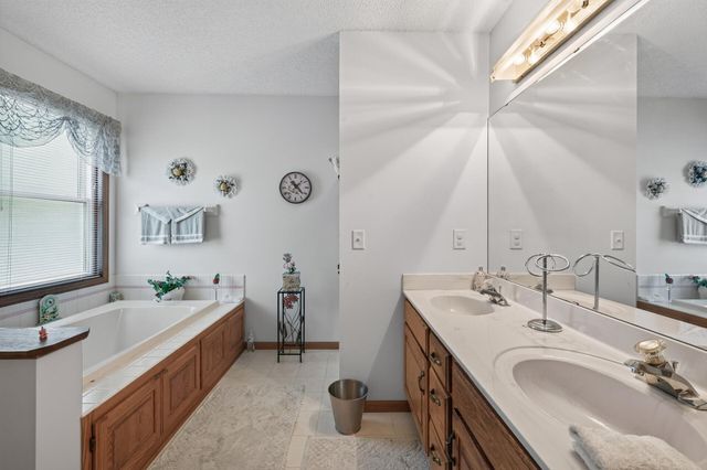 2230 Woodbridge Way, Woodbury, MN 55125