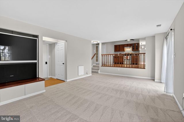 306 LOUNSBURY CT NE, Leesburg, VA 20176