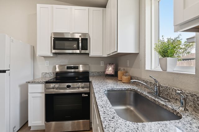 5731 FALCON POINT, San Antonio, TX 78222