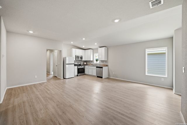 5731 FALCON POINT, San Antonio, TX 78222