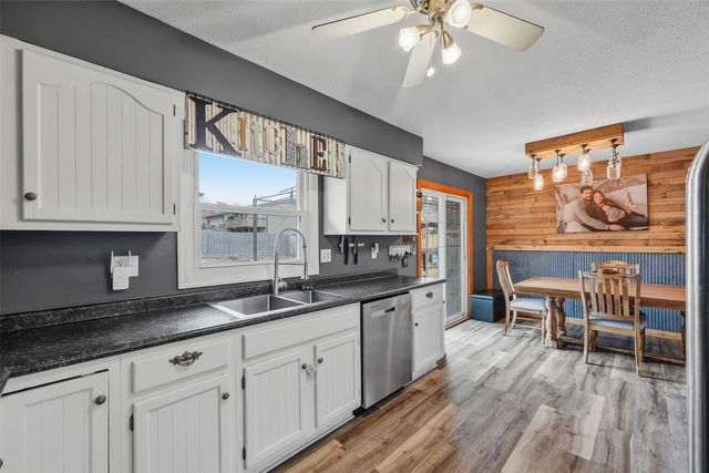 3150 7th St, Marion, IA 52302