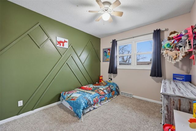 3150 7th St, Marion, IA 52302