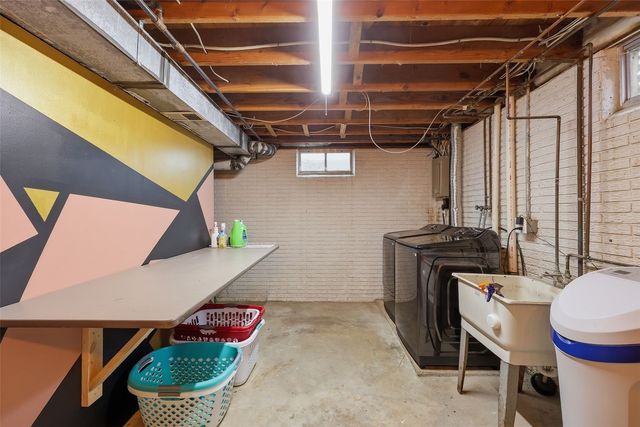 3150 7th St, Marion, IA 52302