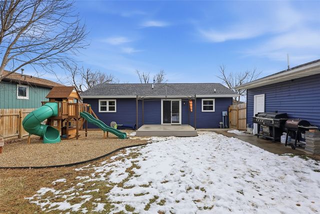 3150 7th St, Marion, IA 52302