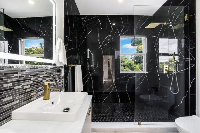 3056 NE 14th Ave 0, Oakland Park, FL 33334