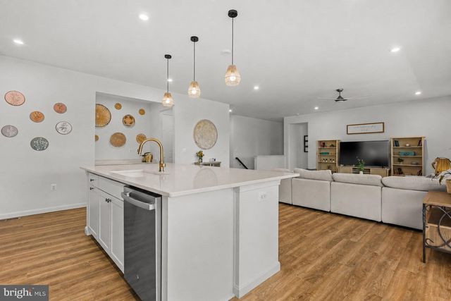 132 TRIANGLE CT, Winchester, VA 22602