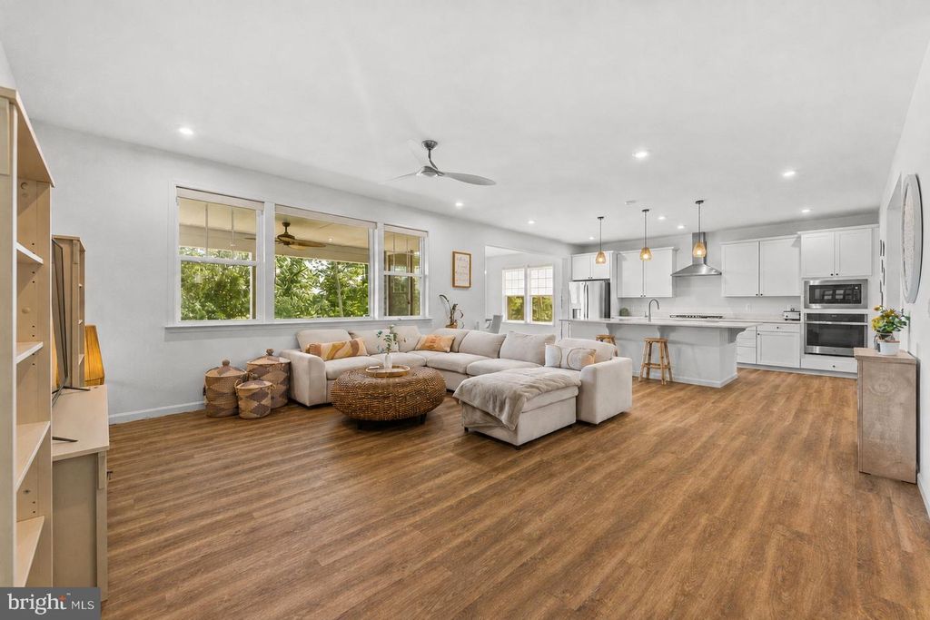 132 TRIANGLE CT, Winchester, VA 22602