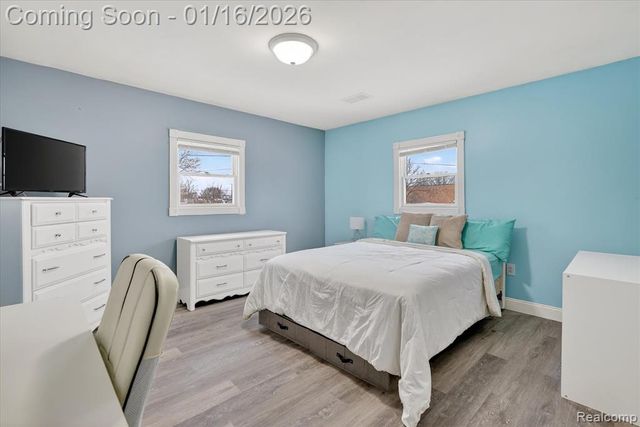 10086 Oakhill Road, Holly, MI 48442