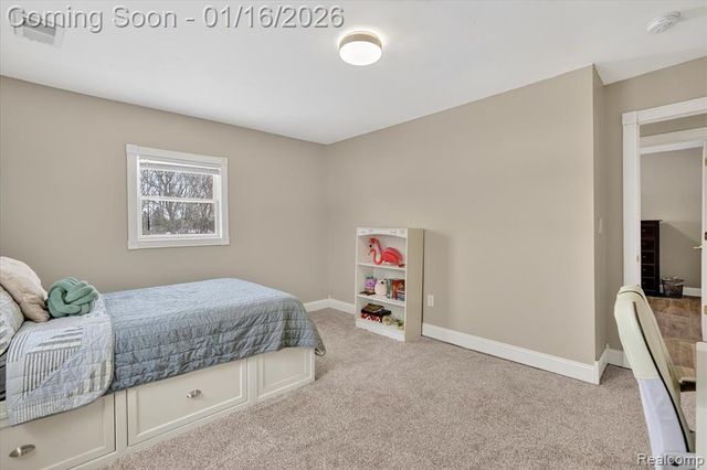 10086 Oakhill Road, Holly, MI 48442