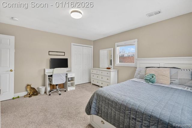 10086 Oakhill Road, Holly, MI 48442