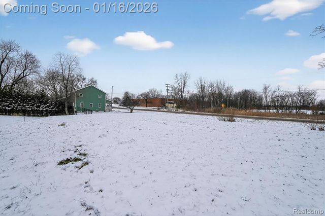 10086 Oakhill Road, Holly, MI 48442