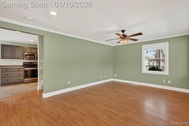 10086 Oakhill Road, Holly, MI 48442