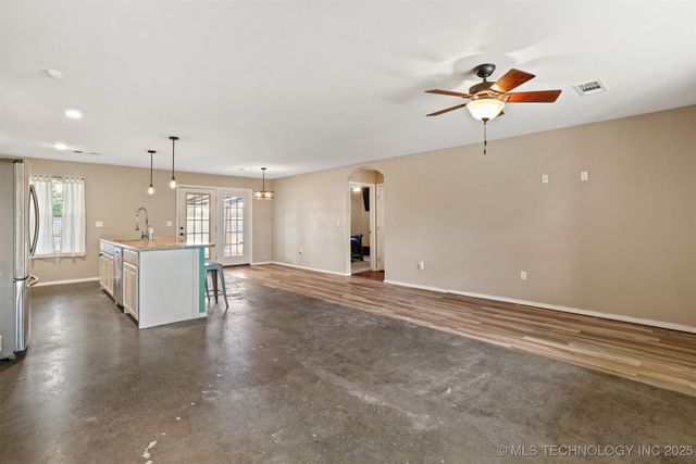 462 Allen, Calera, OK 74730