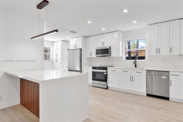 2704 Cleveland St, Hollywood, FL 33020