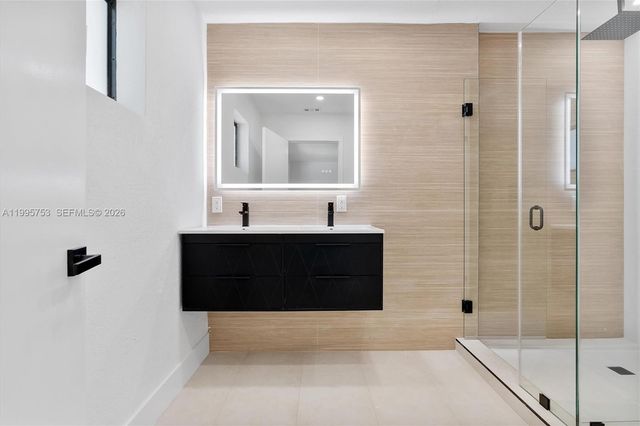 2704 Cleveland St, Hollywood, FL 33020