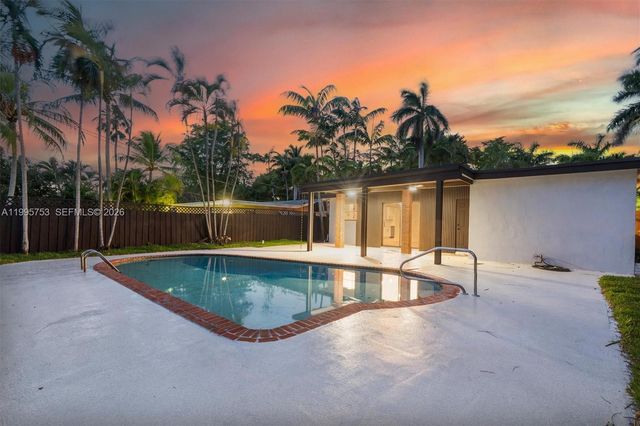 2704 Cleveland St, Hollywood, FL 33020